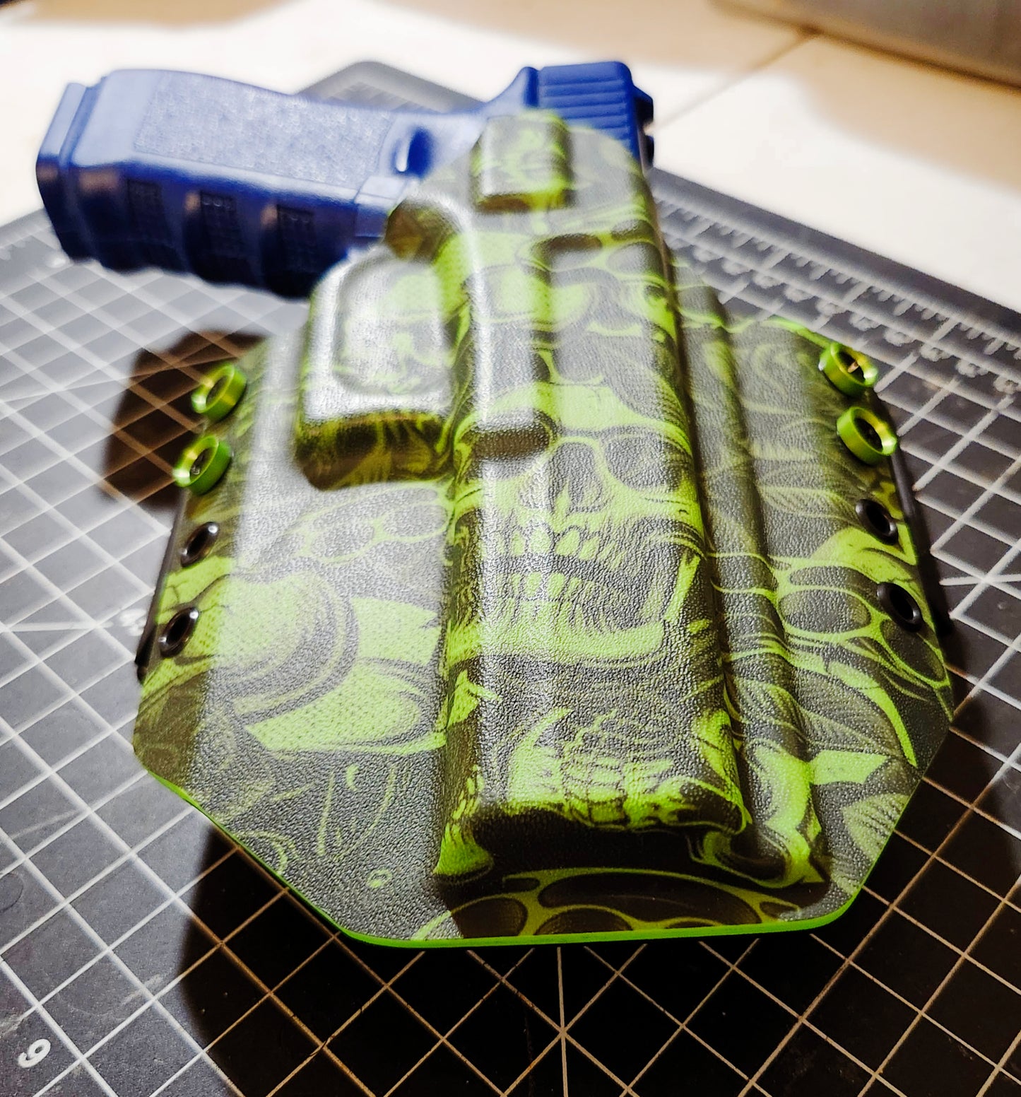 Glock 17/22 Zombie Skull OWB